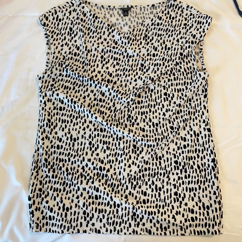 Very Nice Ann Taylor Sleeveless top.  Stretchy!  Women’s size XL